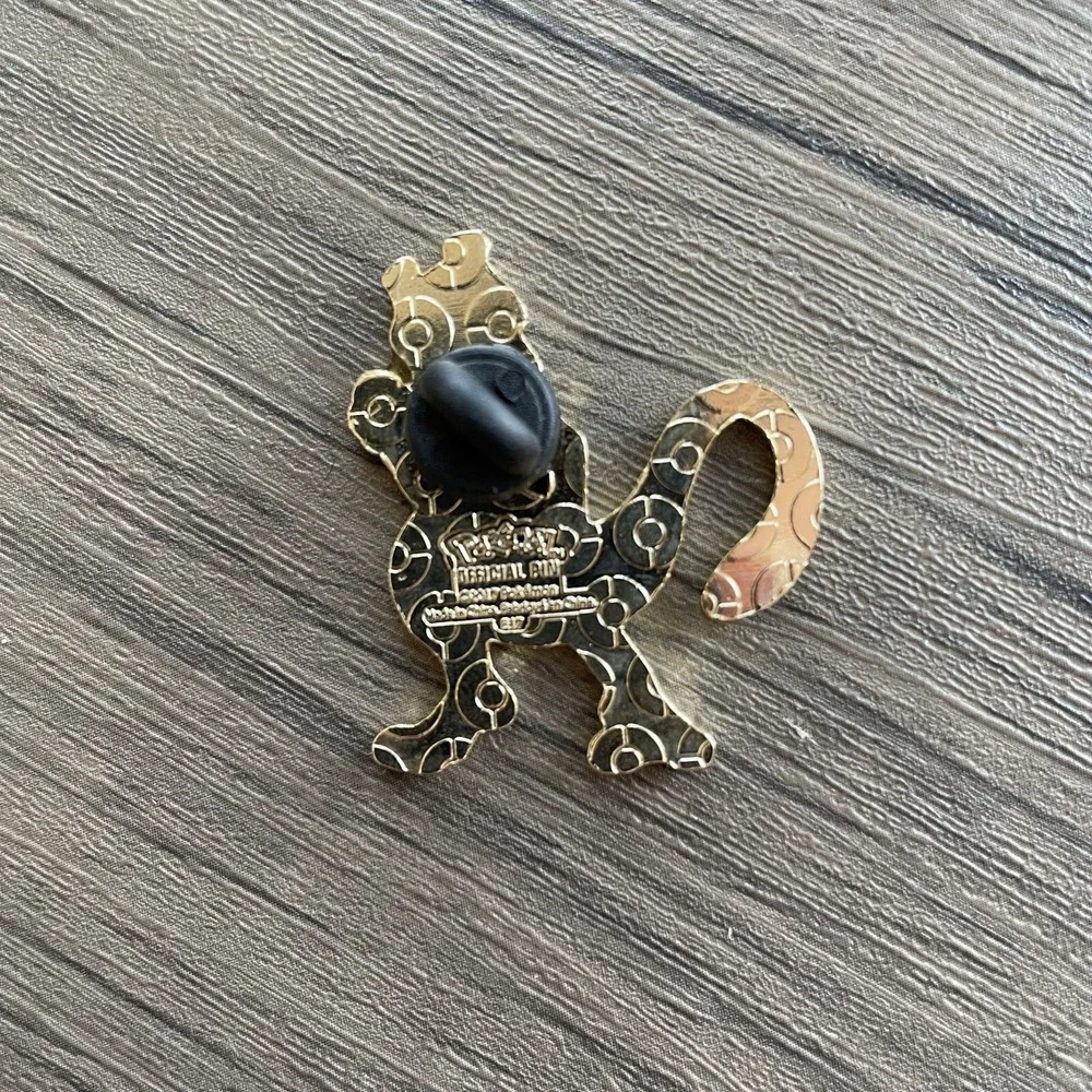 Nintendo Pokemon Mewtwo Shining Legends Pin OS Gold Purple Unisex Enamel Metal